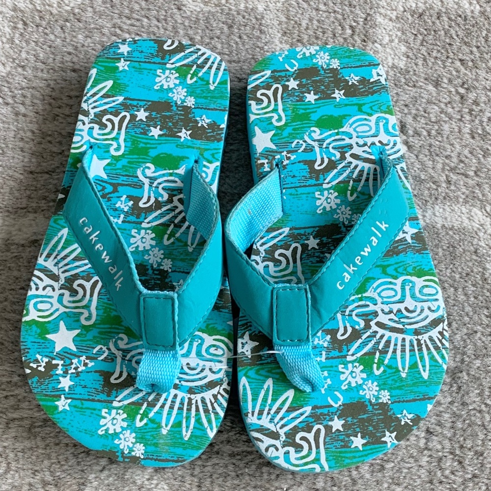 NWT Euro Cakewalk flip flops